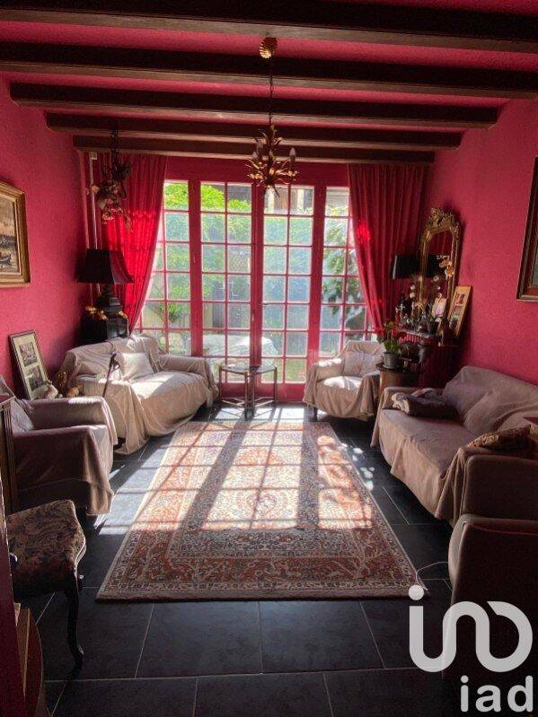 Maison 11 pièces 225 m² · à La Flèche · 225 m² · 210 000 €