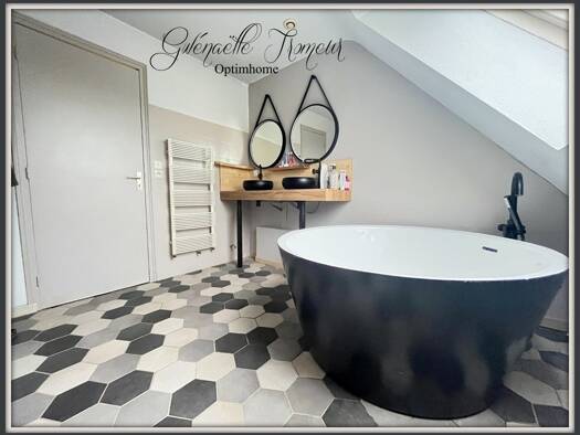 Maison à vendre 280 000 € 8 pièces 4 chambres 177 m² 4 642 m² de terrain Landivisiau 29400