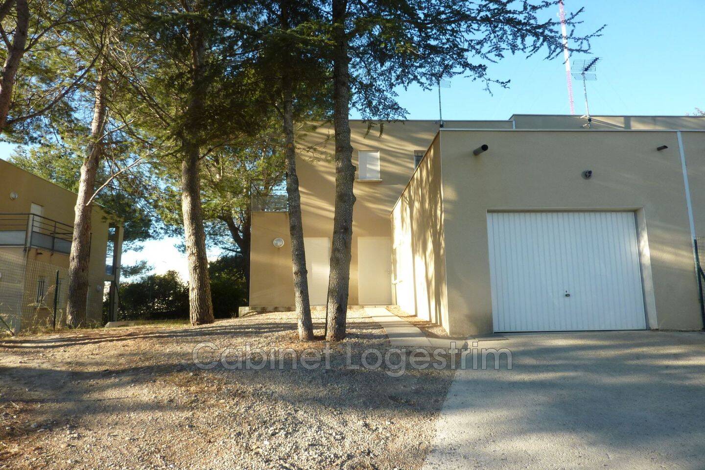 Maison 4 pièces 95 m² · à Nîmes · 95 m² · 1 290 €/mois