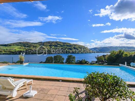 Maison à vendre 590 000 € 7 pièces 6 chambres 230 m² 2 650 m² de terrain Le Pin 38730