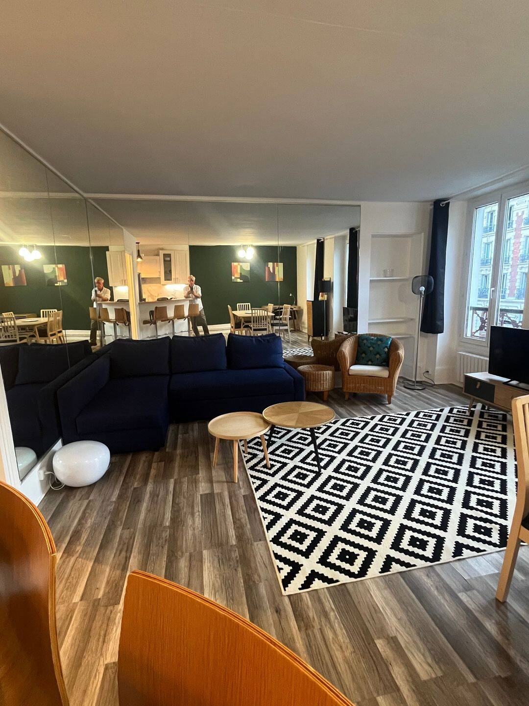 4 pièces 80 m² · à Paris 18ème Arrondissement · 80 m² · 2 400 €/mois