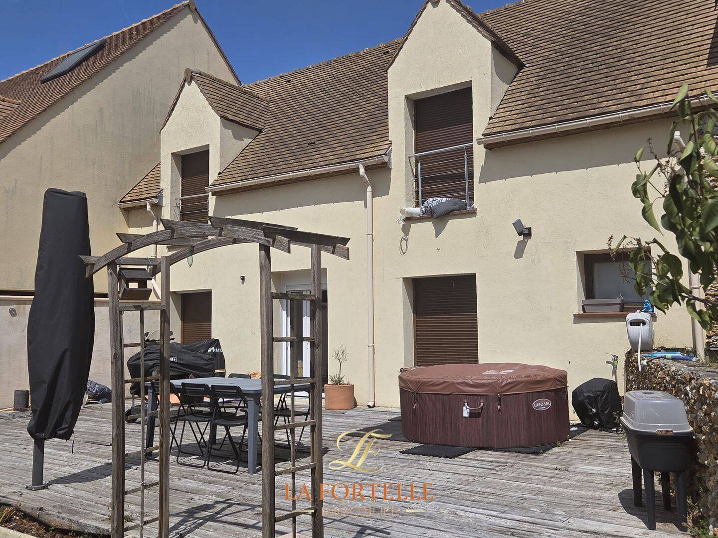 Maison 3 pièces 92 m² · à Longnes · 92 m² · 235 000 €