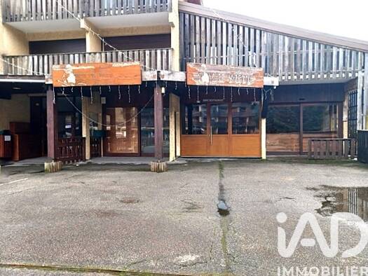 Immeuble à vendre 212 000 € 117 m² Auris 38142