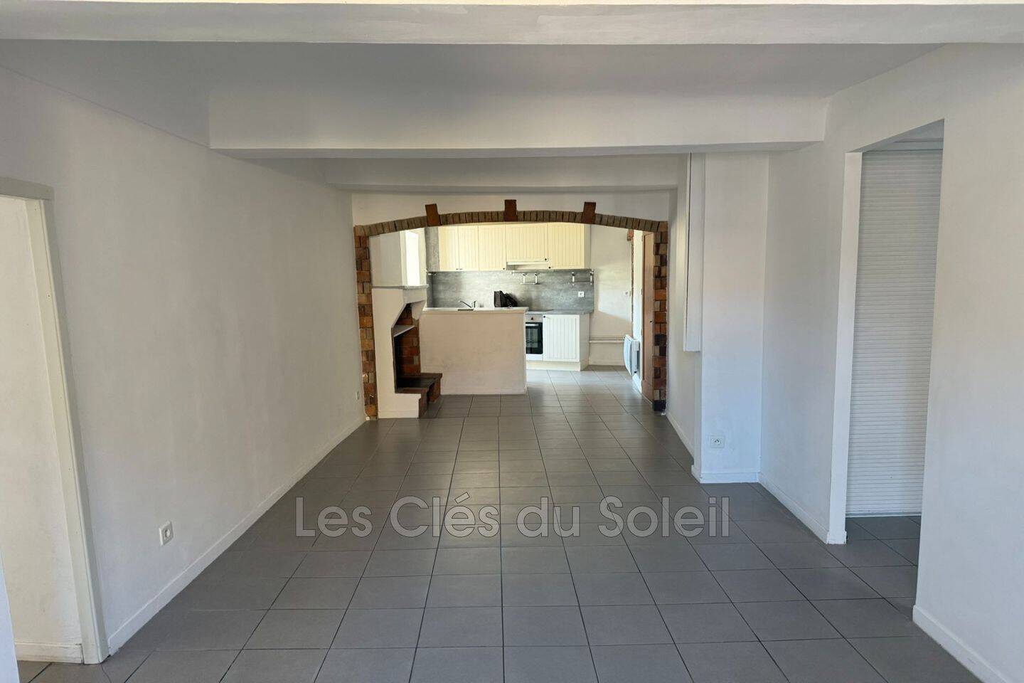 Appartement 2 pièces 56 m² · à Solliès-Toucas · 55,6 m² · 644 €