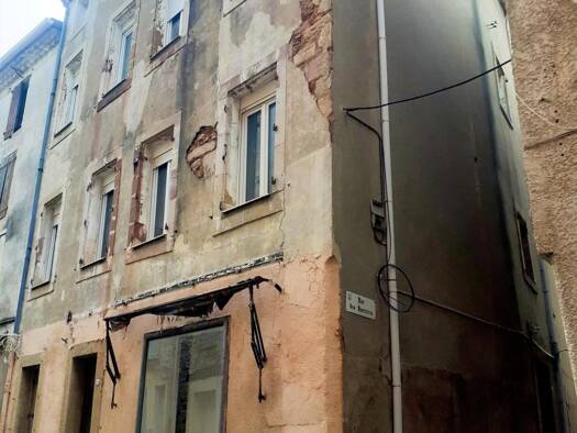 Immeuble à vendre 110 000 € 220 m² Saint-Chinian 34360