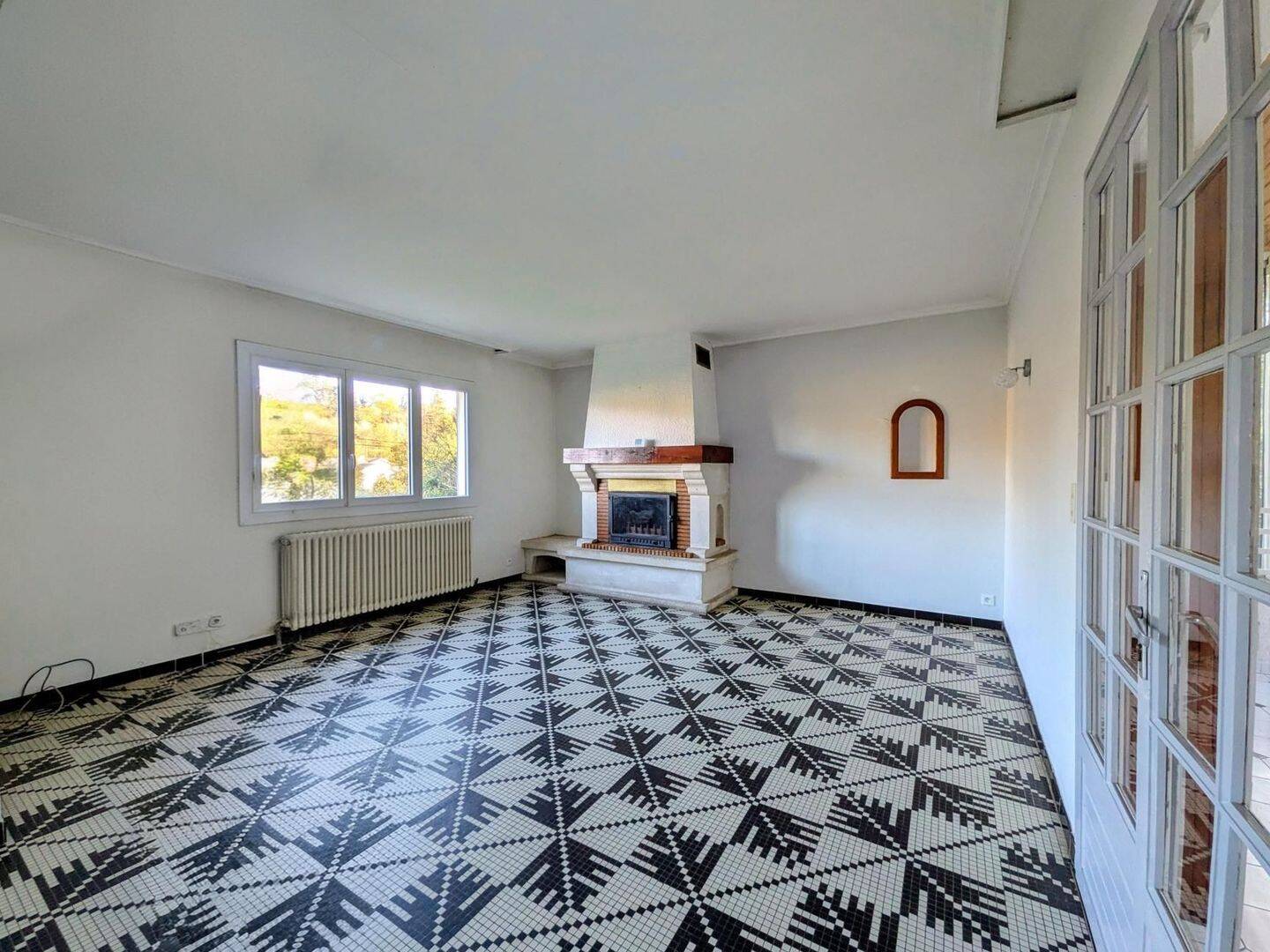 Maison 8 pièces 186 m² · à Le Tourne · 186 m² · 292 600 €