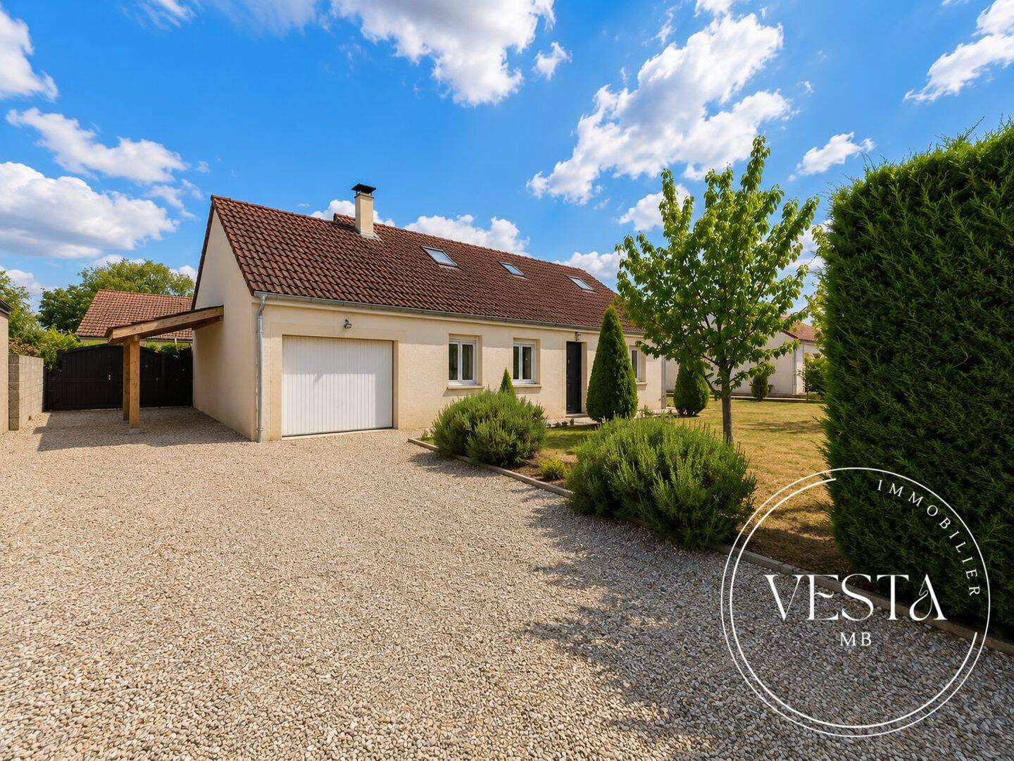 Maison 6 pièces 92 m² · à Tréclun · 92 m² · 272 000 €