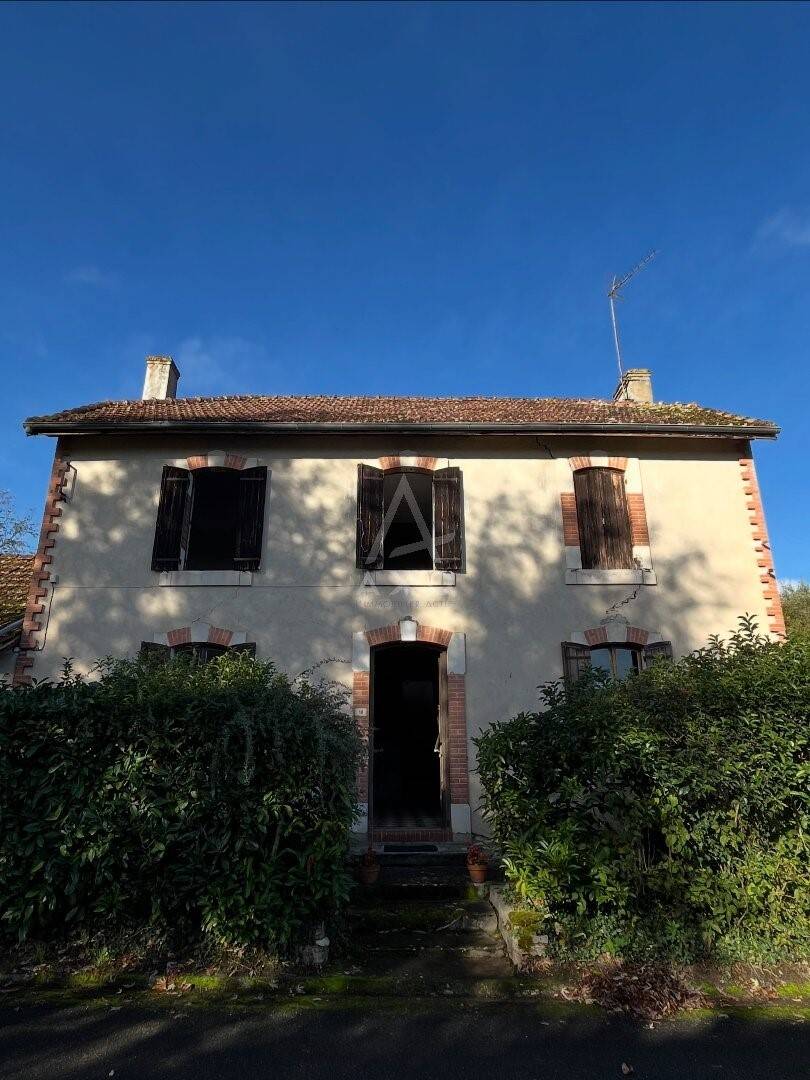 Maison 6 pièces 144 m² · à Arx · 144 m² · 55 000 €