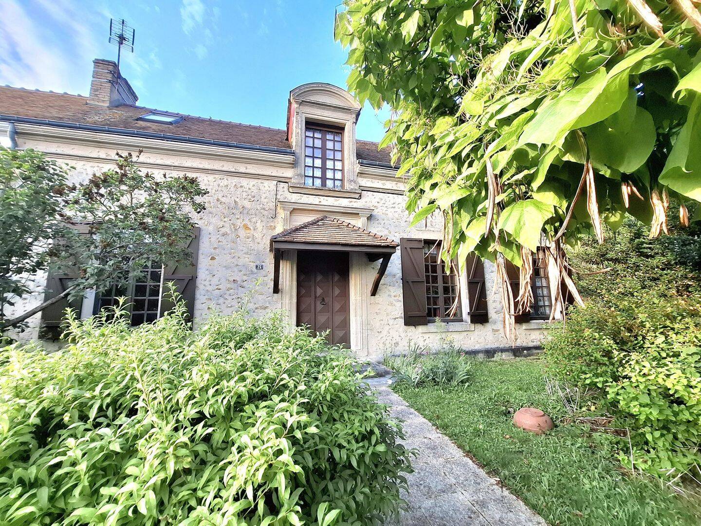Maison 6 pièces 170 m² · à Marolles-les-Braults · 169,9 m² · 204 250 €