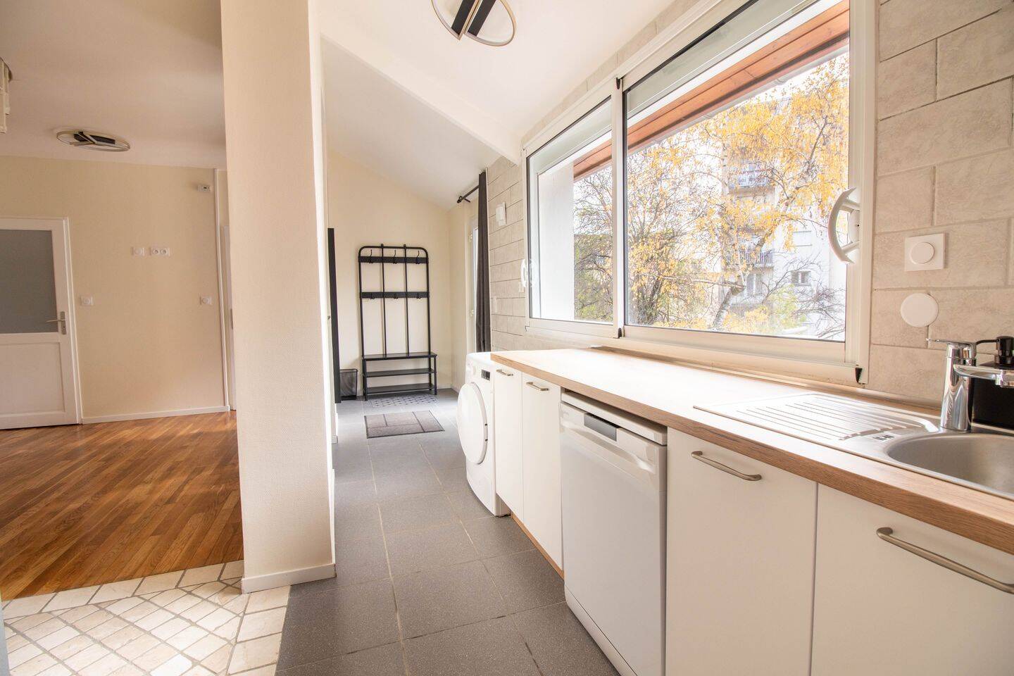 A louer, spacieux duplex neuf et équipé + clim, quartier Jouvence, 87,8 m² carrez et 112,99 m² au sol — 4