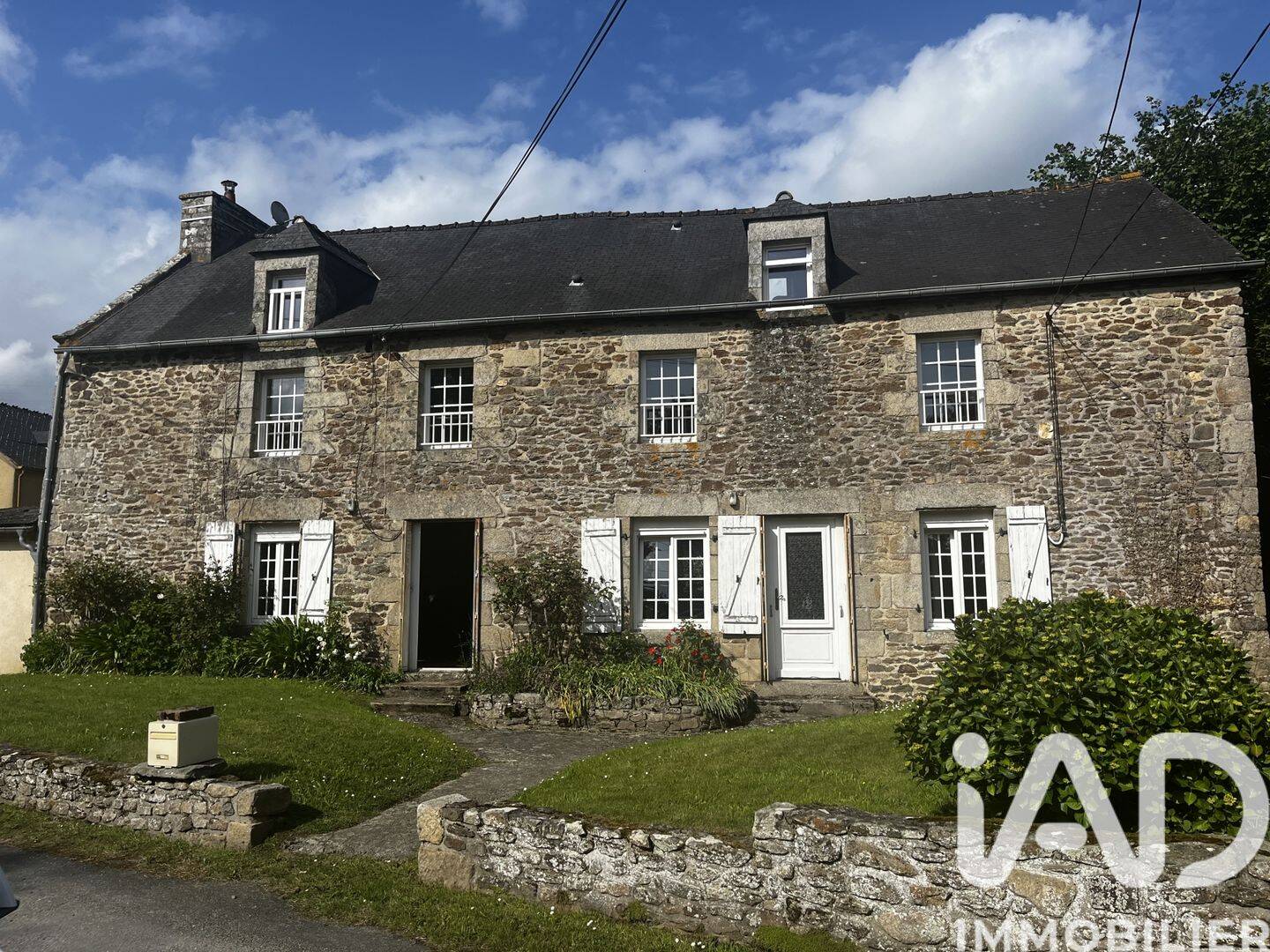 Maison 8 pièces 168 m² · à Corseul · 168 m² · 229 000 €
