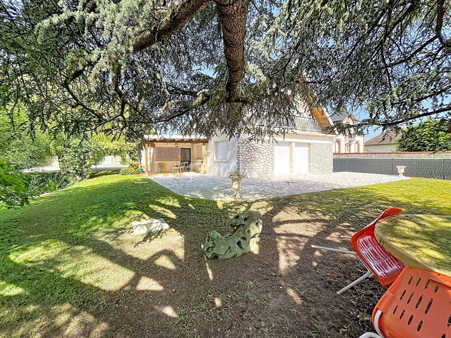 Maison 6 pièces 130 m² · à Villemandeur · 130 m² · 247 000 €