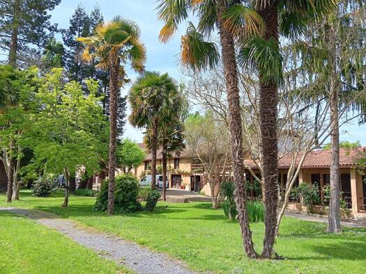 Maison à vendre 749 000 € 20 pièces 13 chambres 750 m² 34 000 m² de terrain Nogaro 32110