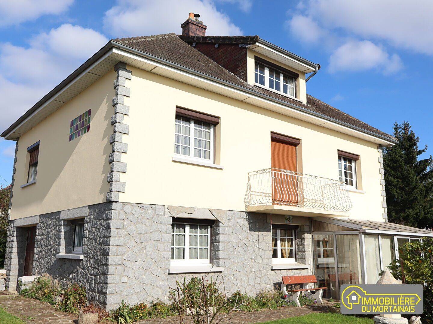 Maison 6 pièces 139 m² · à Sourdeval · 138,7 m² · 129 000 €