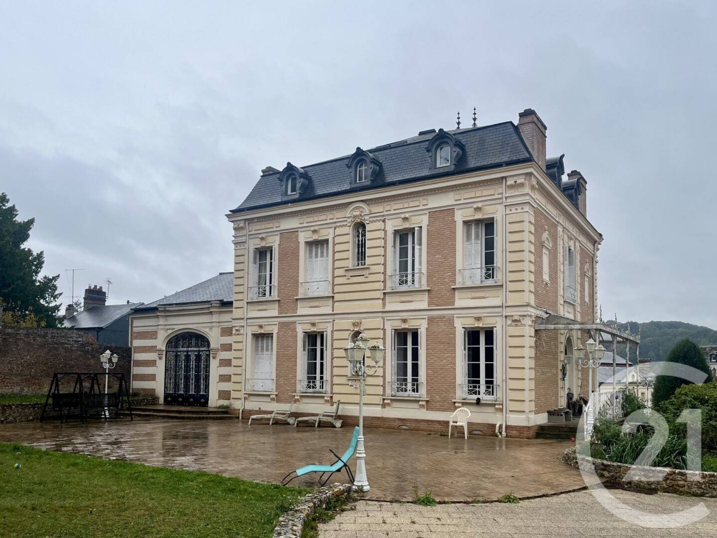 Maison 16 pièces 450 m² · à Orbec · 450 m² · 682 500 €