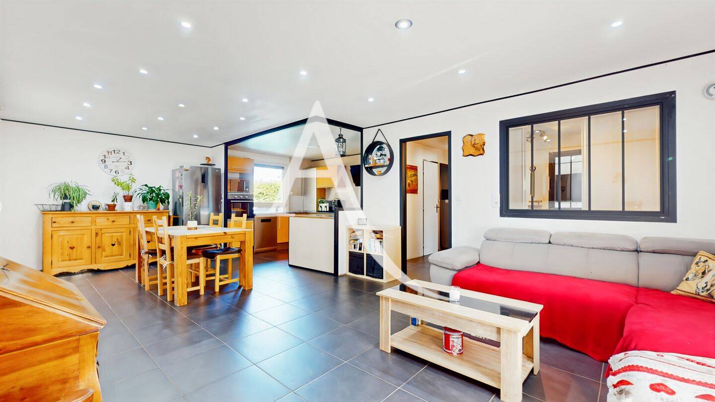 Maison 3 pièces 80 m² · à Sales · 80 m² · 379 000 €