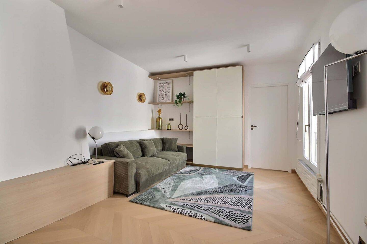 Appartement 1 pièce 42 m² · à Paris 1er Arrondissement · 42 m² · 2 400 €