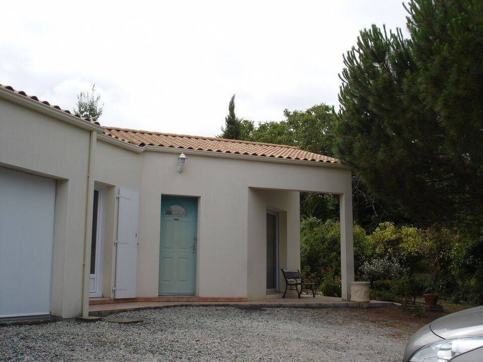 Maison 5 pièces 95 m² · à Fontenay-le-Comte · 95 m² · 895 €/mois