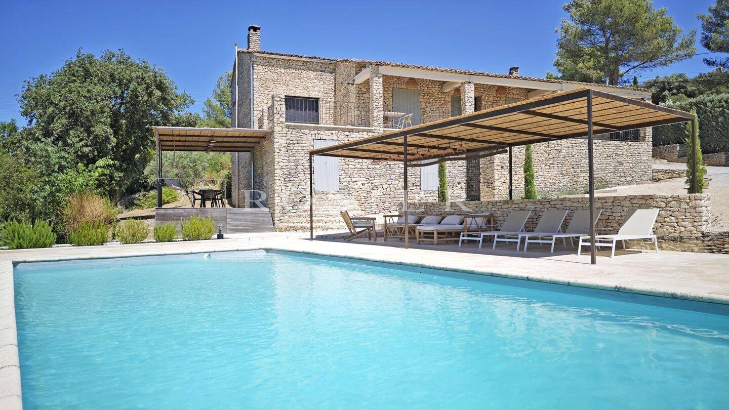 Maison 6 pièces 220 m² · à Gordes · 220 m² · 2 390 000 €