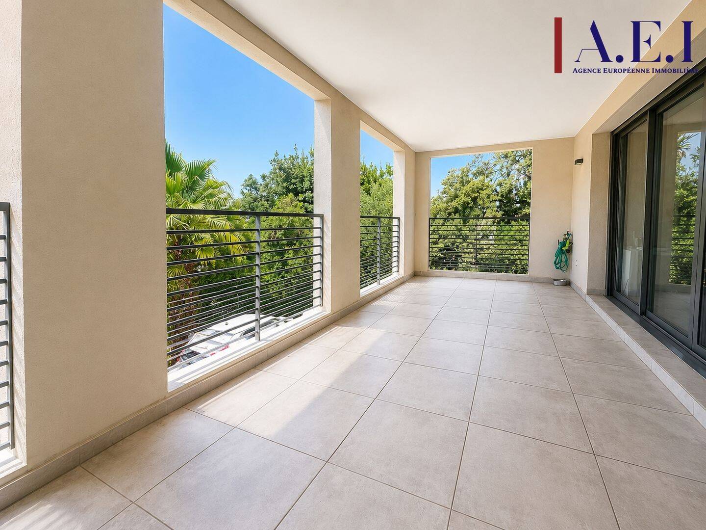 Appartement 4 pièces 127 m² · à Sanary-sur-Mer · 126,7 m² · 670 000 €