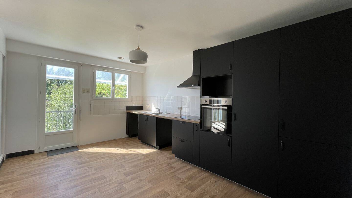 Appartement 4 pièces 84 m² · à La Roche-sur-Yon · 83,5 m² · 945 €