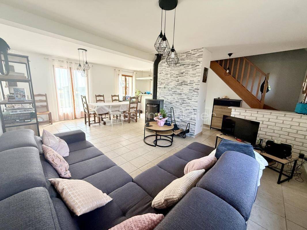 Maison 6 pièces 123 m² · à Abbecourt · 123 m² · 269 900 €