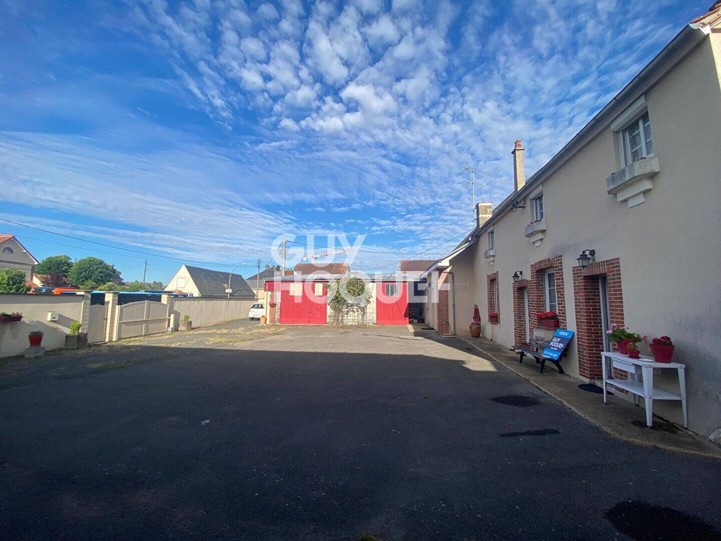Maison 8 pièces 200 m² · à Chartres · 200 m² · 325 000 €