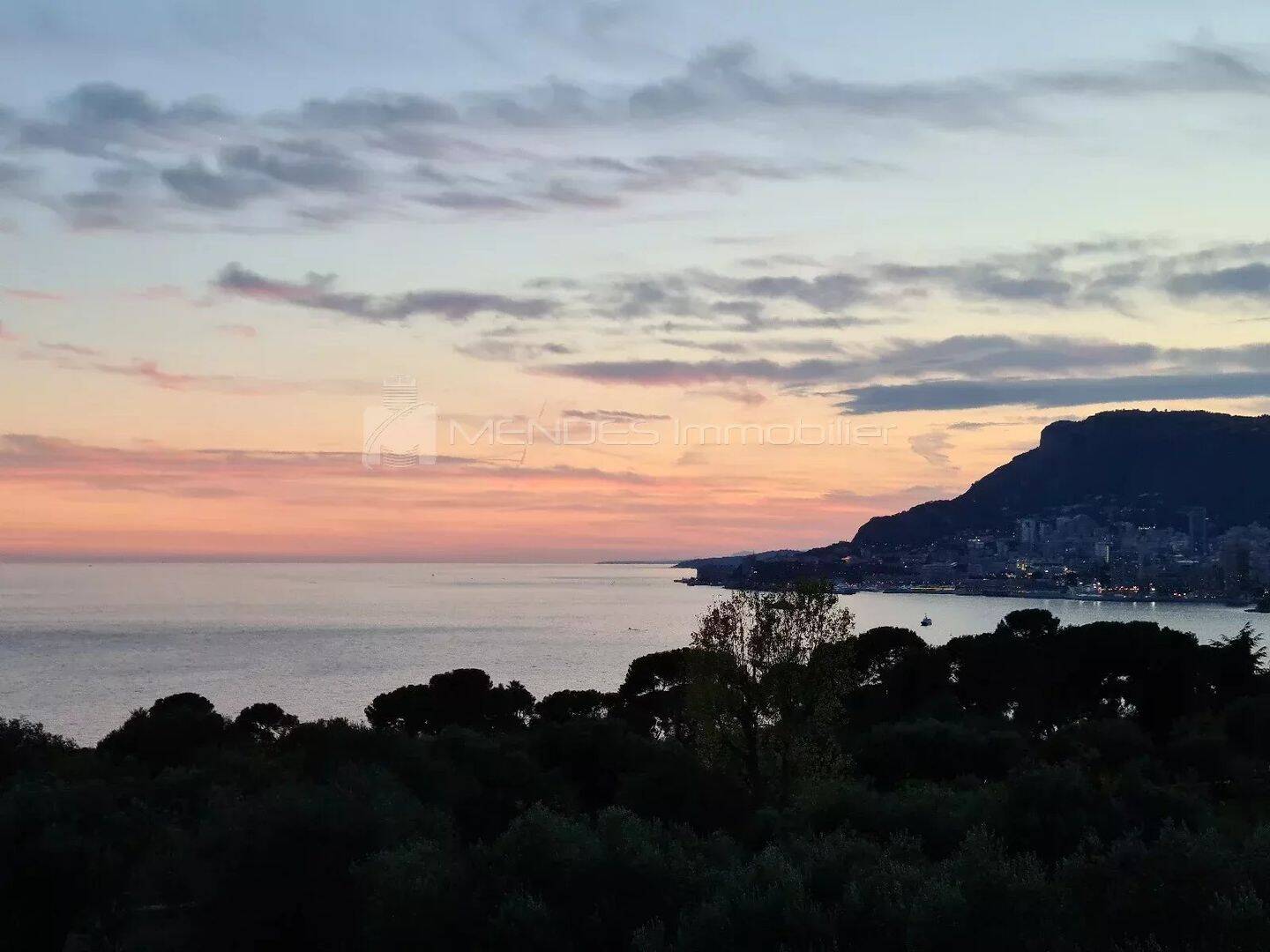 Appartement 4 pièces 126 m² · à Roquebrune-Cap-Martin · 125,6 m² · 5 950 €/mois