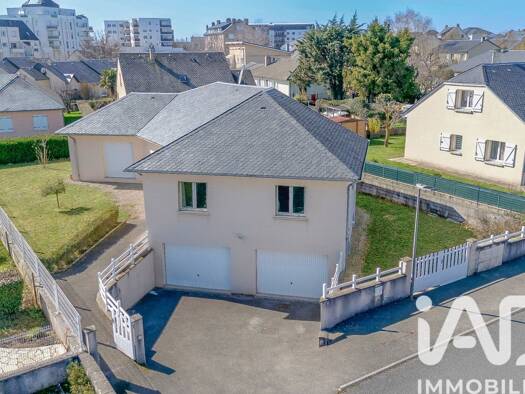 Maison de plain-pied à vendre 290 000 € 4 pièces 3 chambres 118 m² 553 m² de terrain Luc-la-Primaube 12450