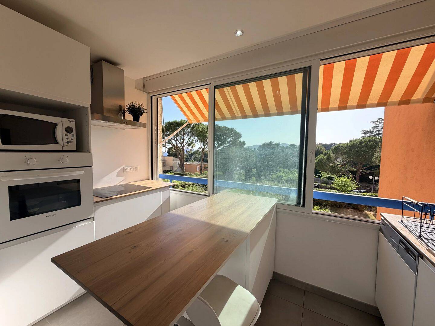 Appartement 1 pièce 30 m² · à La Ciotat · 29,5 m² · 705 €/mois