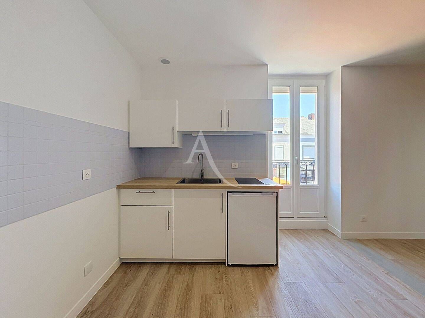Appartement 1 pièce 27 m² · à Carquefou · 27 m² · 445 €