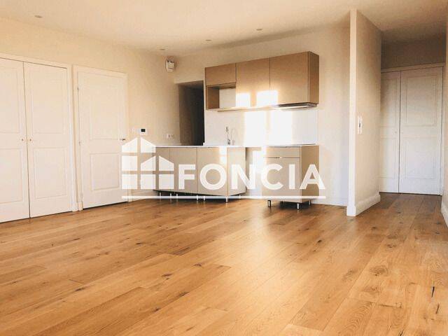 Appartement 2 pièces 55 m² · à Toulon · 55,3 m² · 715 €
