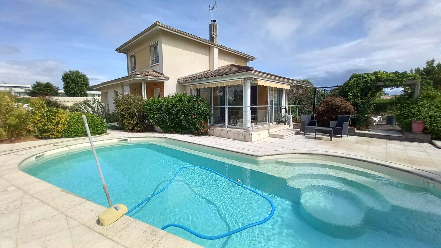 Maison 6 pièces 152 m² · à Parempuyre · 152,4 m² · 420 000 €