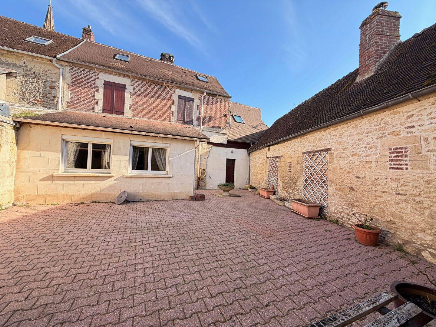 Maison 6 pièces 130 m² · à Noailles · 130 m² · 232 000 €