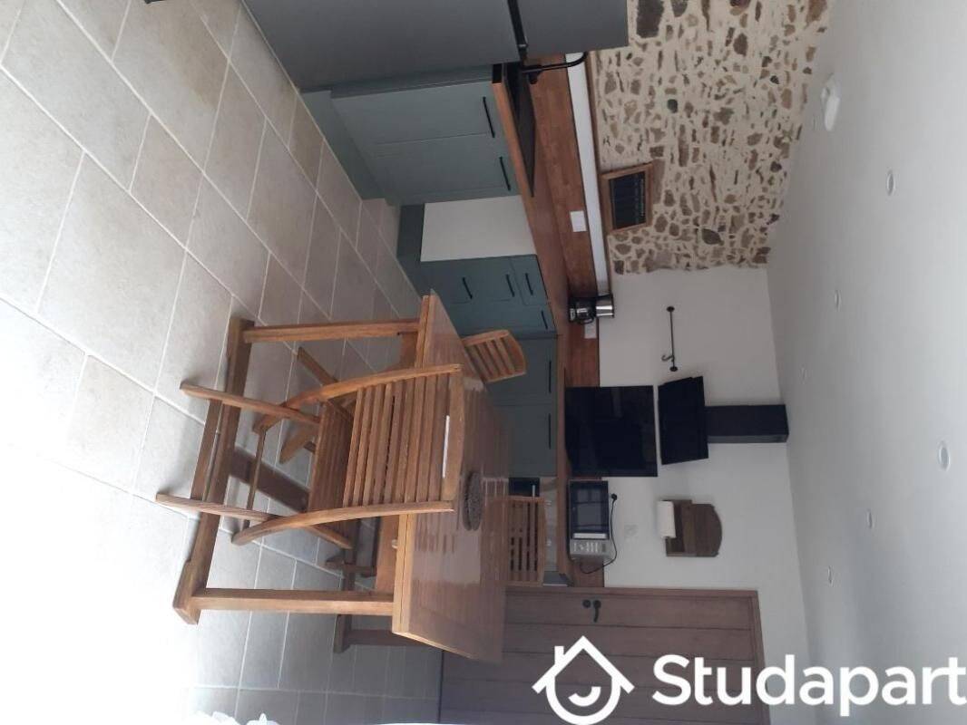 1 pièce 15 m² · à Longuenée-en-Anjou · 15 m² · 350 €