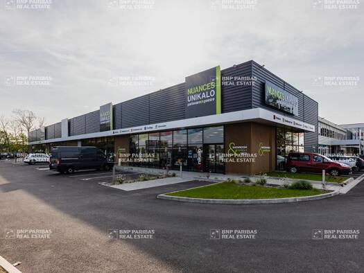 Espace bureau à louer 2 500 € 250 m² de bureaux Ouest Trith-Saint-Léger 59125