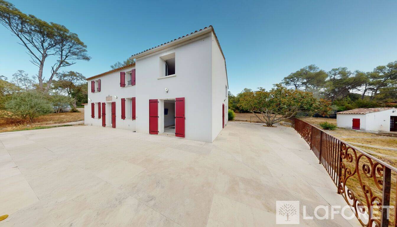 Maison 7 pièces 180 m² · à Saint-Raphaël · 180,1 m² · 2 750 €/mois