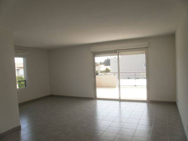 Appartement 3 pièces 70 m² · à Les Angles · 70 m² · 940 €/mois