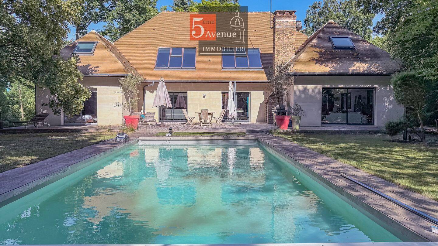 Maison 8 pièces 400 m² · à Lamorlaye · 400 m² · 1 499 000 €