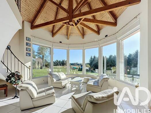 Maison à vendre 499 000 € 13 pièces 6 chambres 303 m² 2 500 m² de terrain Sud Saint-Chély-d'Apcher 48200