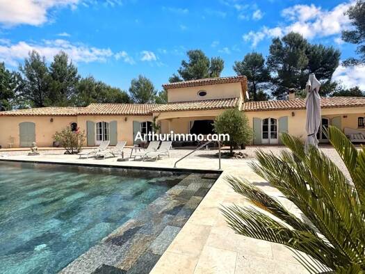 Maison de plain-pied à vendre 842 000 € 5 pièces 4 chambres 225 m² 4 000 m² de terrain Flayosc 83780