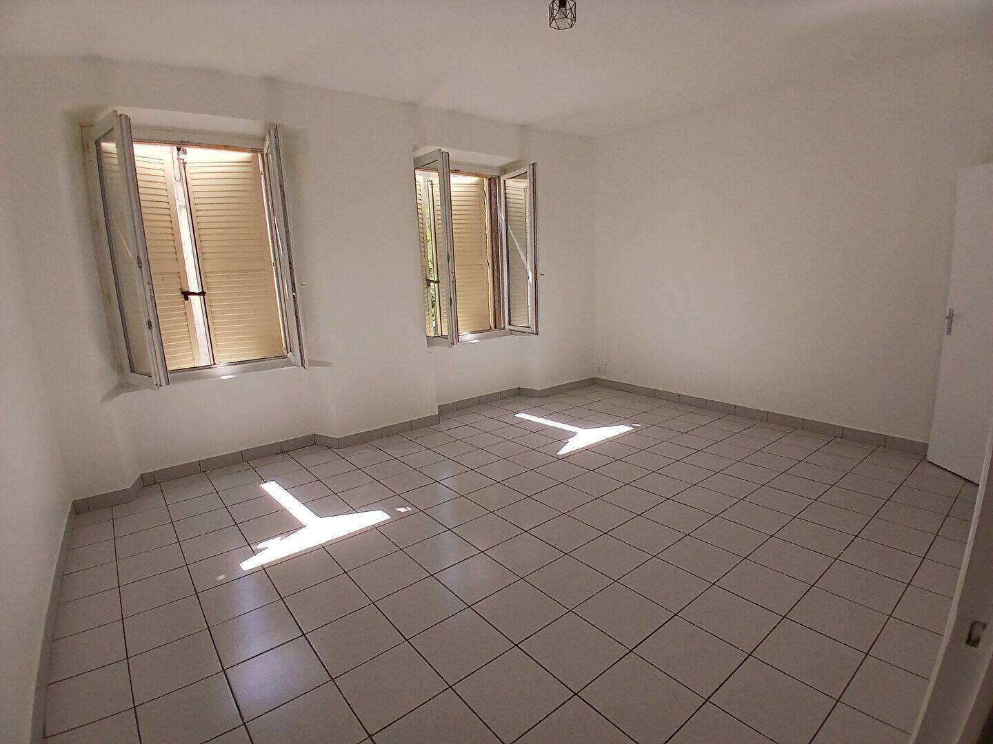 Appartement 1 pièce 32 m² · à Arpajon · 31,5 m² · 730 €
