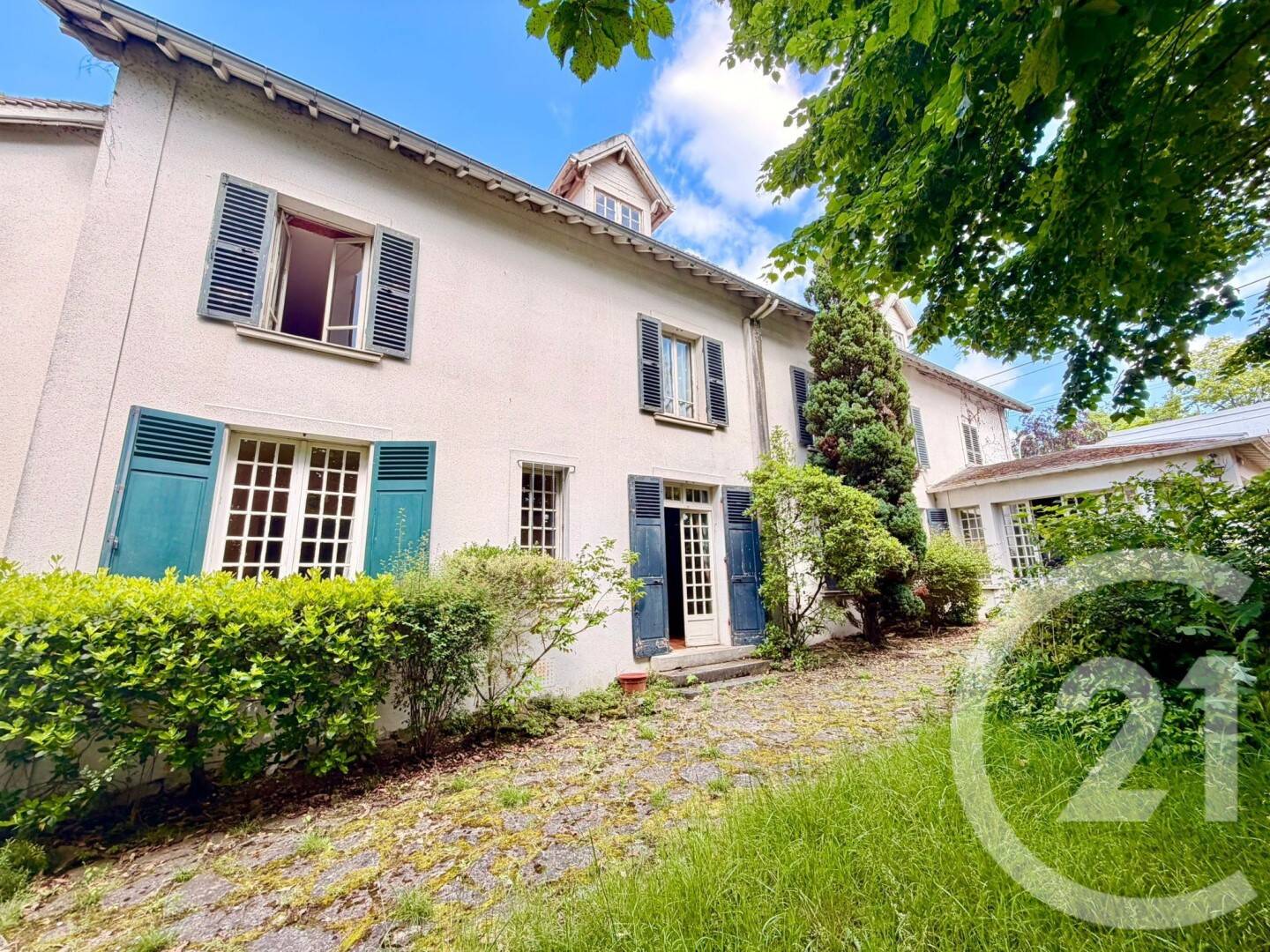 Maison 8 pièces 274 m² · à Beauchamp · 273,9 m² · 630 000 €