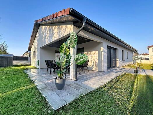 Maison de plain-pied à vendre - Première occupation 360 000 € 5 pièces 3 chambres 139 m² 513 m² de terrain Saint-Just 01250