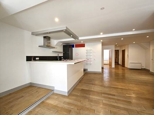 Appartement à vendre 167 000 € 4 pièces 2 chambres 92 m² Étage 2/3 Cathédrale Troyes 10000