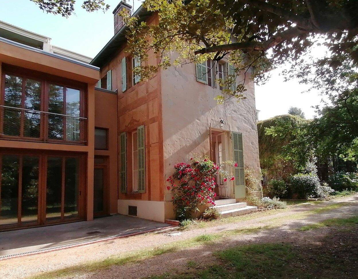 Maison 5 pièces 123 m² · à Marseille 12ème Arrondissement · 123 m² · 2 600 €