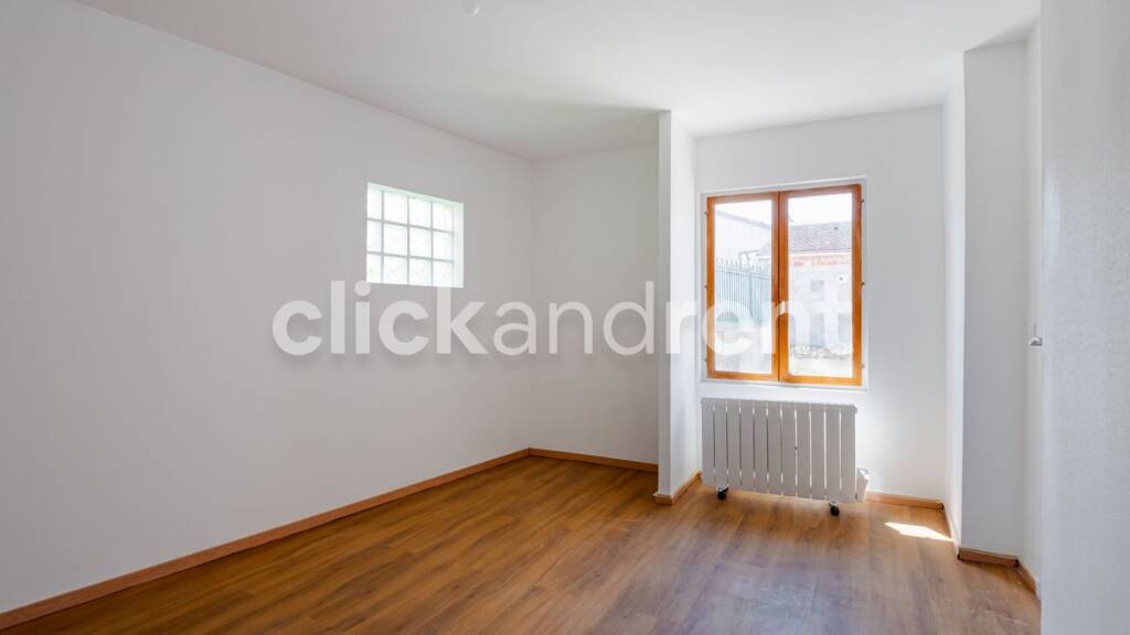 Maison de plain-pied à louer 1 100 € 3 pièces 2 chambres 52 m² Le Vieux Stains-Bordes Stains 93240