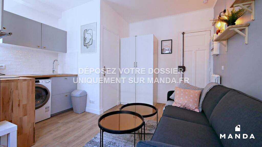 Appartement 1 pièce 15 m² · à Paris 18ème Arrondissement · 15 m² · 776 €