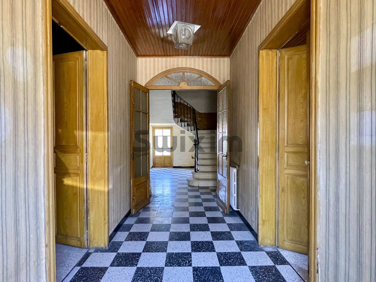 Maison 8 pièces 163 m² · à Milhaud · 163 m² · 389 000 €