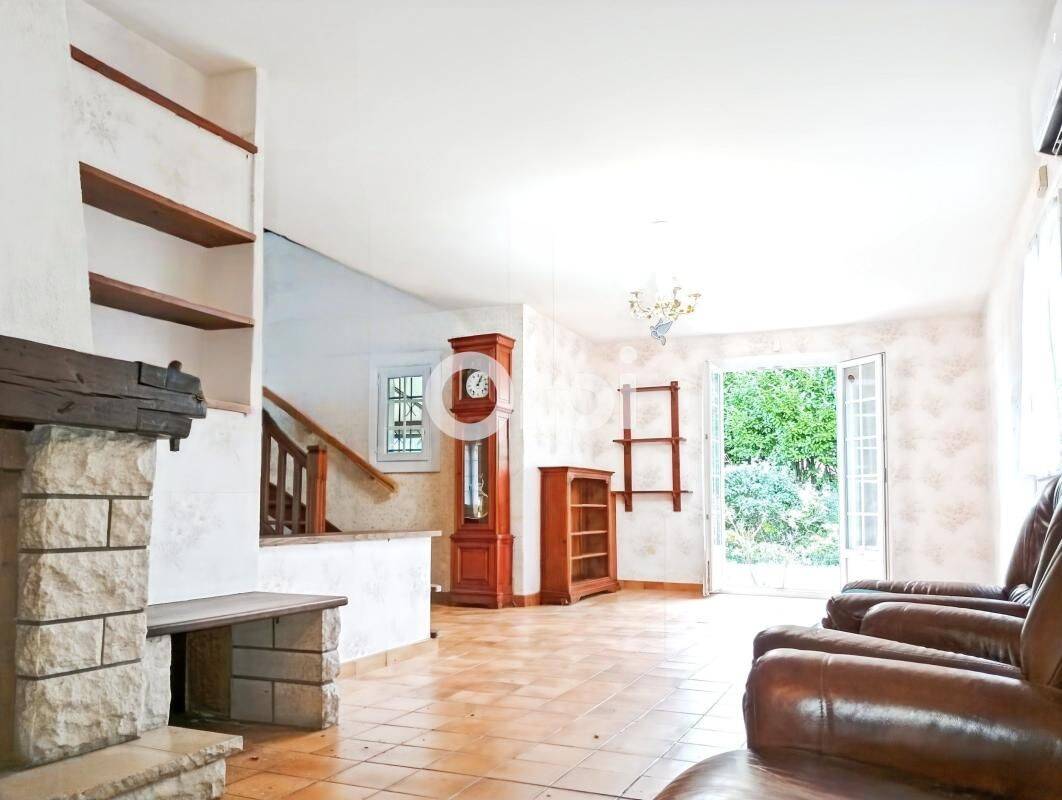 Maison 5 pièces 173 m² · à Oloron-Sainte-Marie · 173 m² · 243 000 €